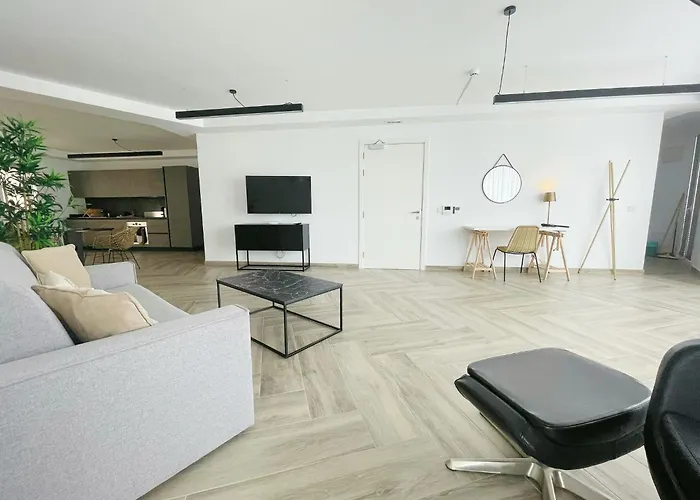 The Cube Modern Open Space In Gzira
