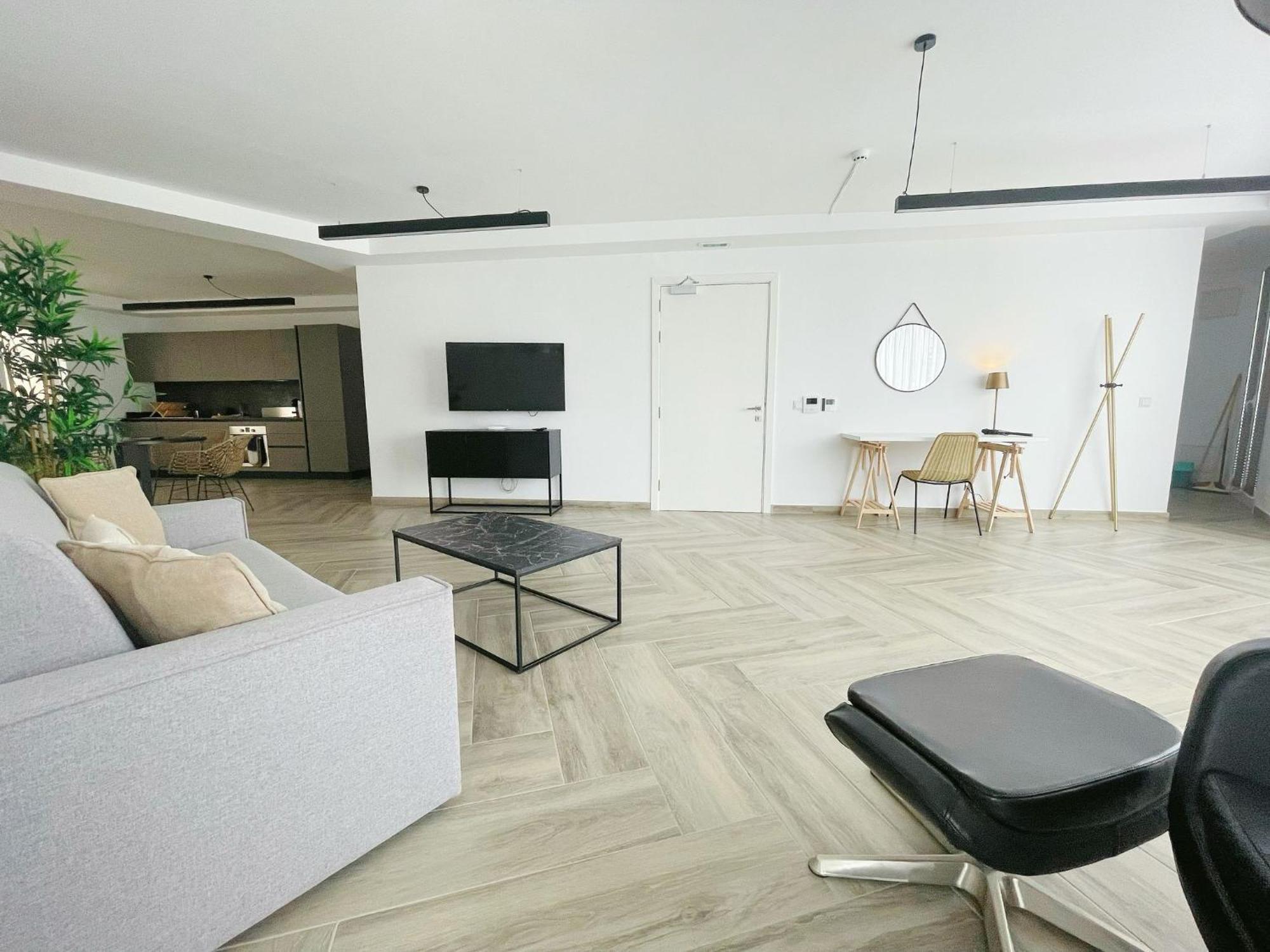 Apartment The Cube Modern Open Space In